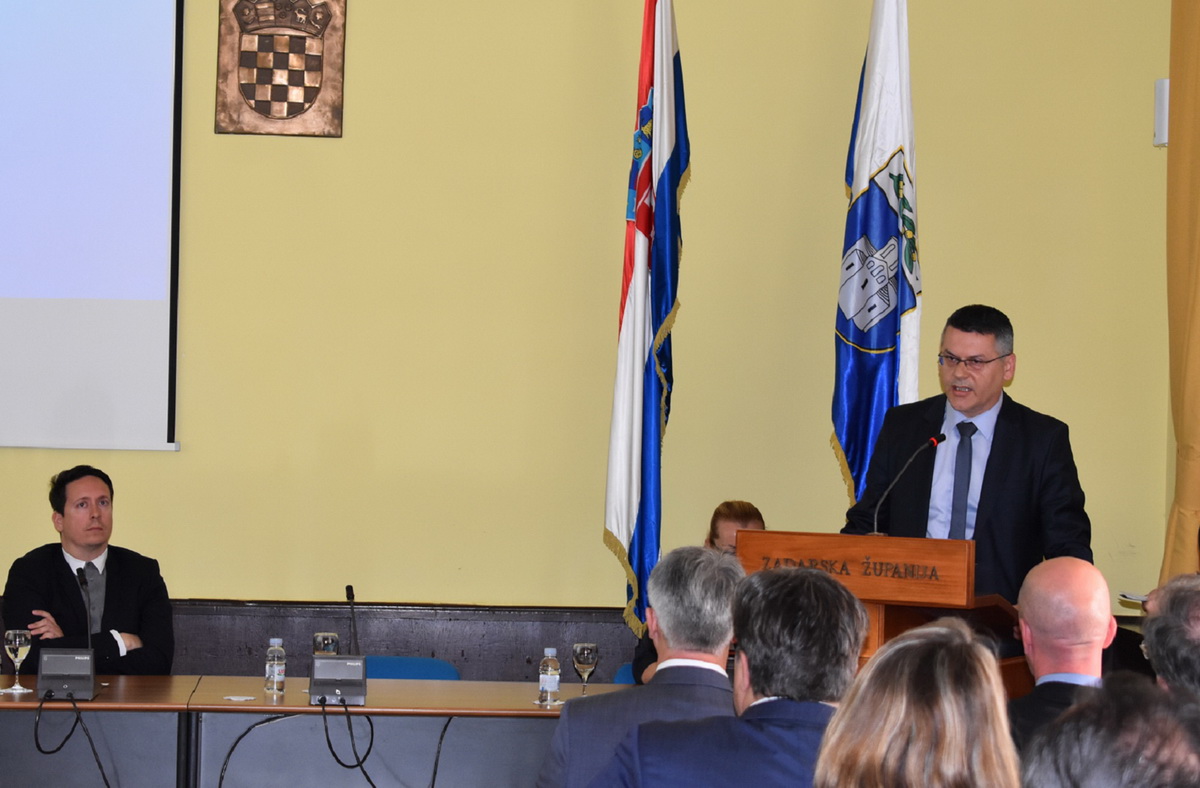 Predstavnici dvadesetak stranih veleposlanstva u posjetu Zadarskoj županiji Predstavnici dvadesetak stranih veleposlanstva u posjetu Zadarskoj županiji