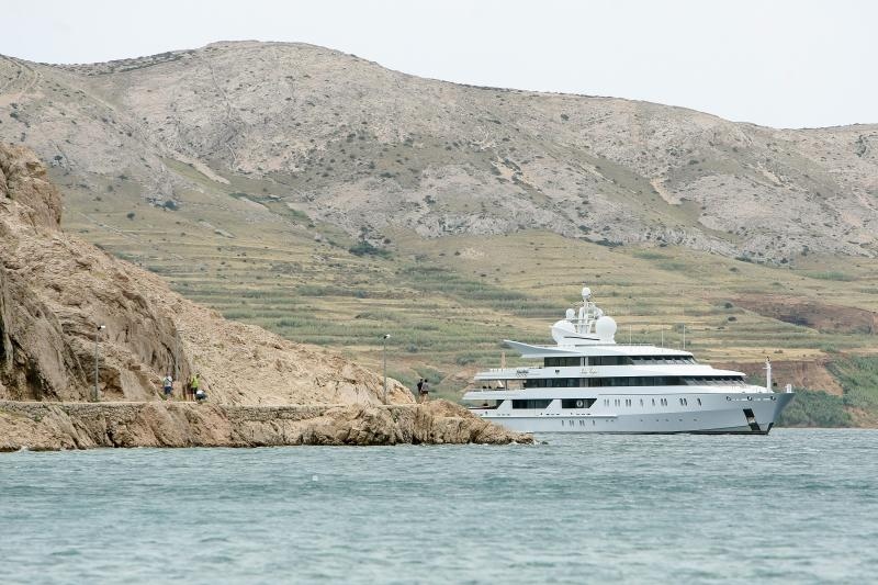 Metajna: Megajahta Indian Empress indijskog biznismena i političara Vijaya Mallye u Paškom zaljevu kod Metajne, Foto: Luka Stanzl/PIXSELL Metajna: Megajahta Indian Empress indijskog biznismena i političara Vijaya Mallye u Paškom zaljevu kod Metajne, Foto: Luka Stanzl/PIXSELL