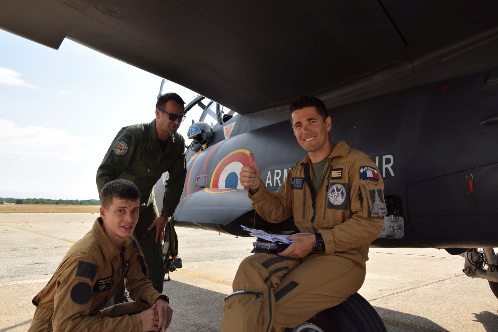 Francuski vojni avioni u vojarni “Pukovnik Mirko Vukušić”u Zemuniku Francuski vojni avioni u vojarni “Pukovnik Mirko Vukušić”u Zemuniku