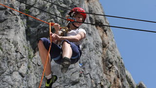 Zadar, 010510.
Na praznik rada u Nacionalnom parku Paklenica tradicionalno se okupljaju penjaci i izletnici koji su i ove godine bili u velikom broju. Takodjer se odrzalo medjunarodno natjecanje u brzom penjanju Big wall speed climbing u muskoj i zenskoj Zadar, 010510.
Na praznik rada u Nacionalnom parku Paklenica tradicionalno se okupljaju penjaci i izletnici koji su i ove godine bili u velikom broju. Takodjer se odrzalo medjunarodno natjecanje u brzom penjanju Big wall speed climbing u muskoj i zenskoj