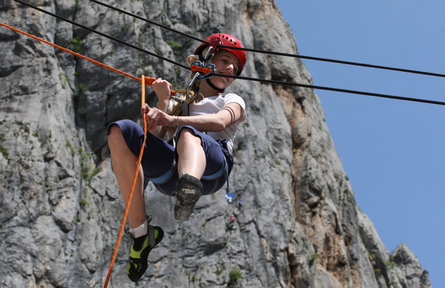 Zadar, 010510.
Na praznik rada u Nacionalnom parku Paklenica tradicionalno se okupljaju penjaci i izletnici koji su i ove godine bili u velikom broju. Takodjer se odrzalo medjunarodno natjecanje u brzom penjanju Big wall speed climbing u muskoj i zenskoj Zadar, 010510.
Na praznik rada u Nacionalnom parku Paklenica tradicionalno se okupljaju penjaci i izletnici koji su i ove godine bili u velikom broju. Takodjer se odrzalo medjunarodno natjecanje u brzom penjanju Big wall speed climbing u muskoj i zenskoj