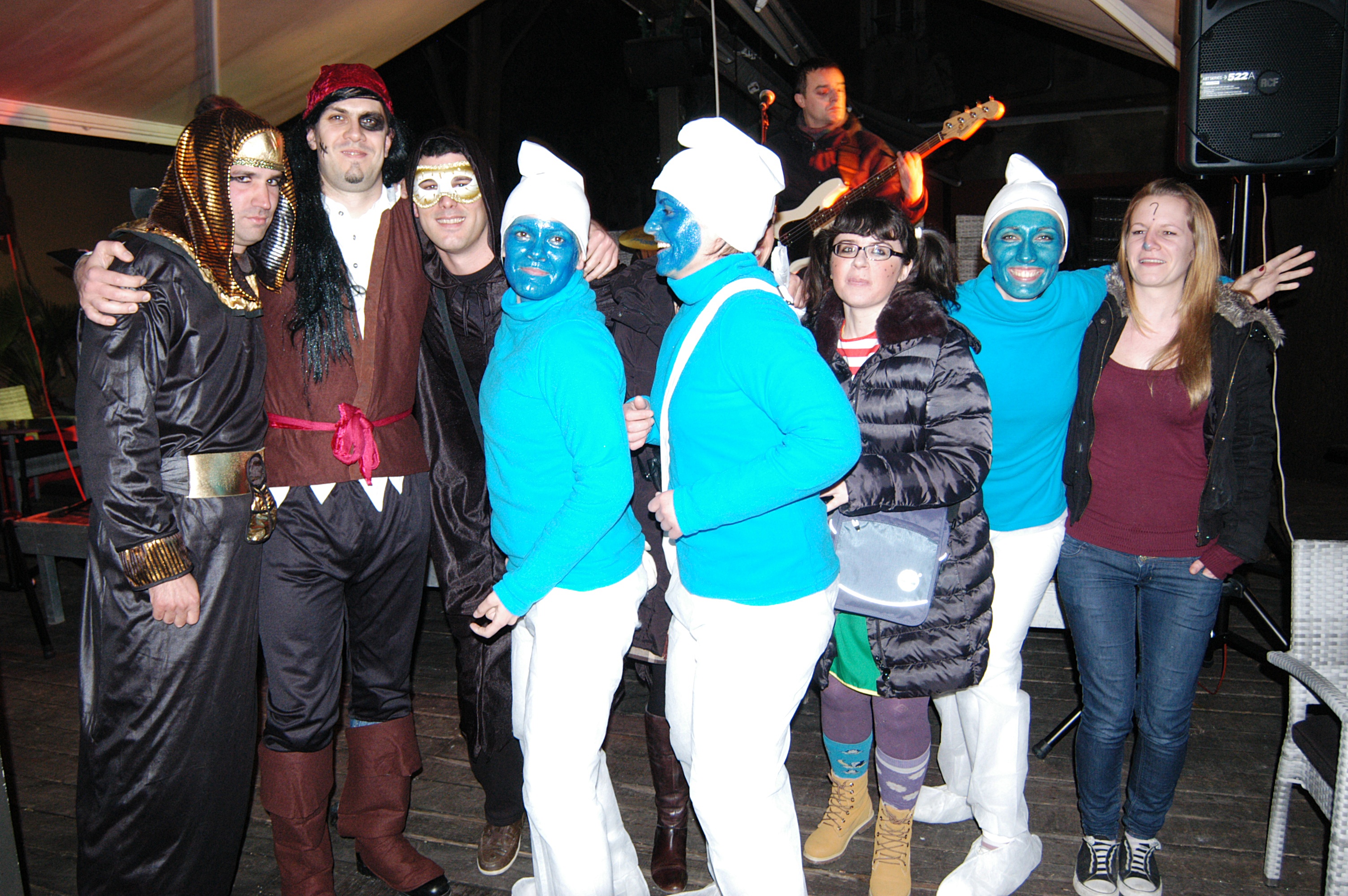 Caffe bar Kult: Kitsch party i Pacific bullets Caffe bar Kult: Kitsch party i Pacific bullets