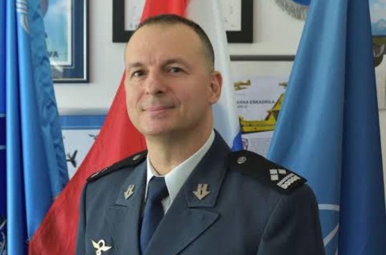 243c2bedc7a26642b373429114bcb9f9_XL