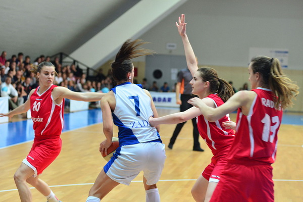 SC Višnjik, dvorana 3. Finale doigravanja za prvaka Hrvatske: ŽKK Zadar – ŽKK Medveščak 54-76 SC Višnjik, dvorana 3. Finale doigravanja za prvaka Hrvatske: ŽKK Zadar – ŽKK Medveščak 54-76