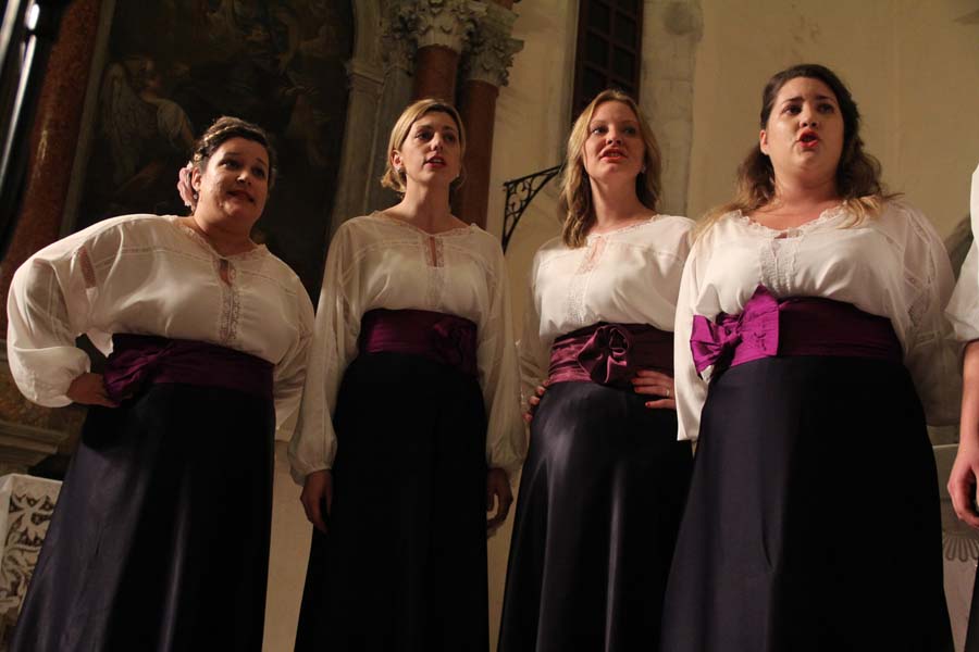 Klapski božićni koncert u crkvi sv. Frane ; foto Iva Perinčić Klapski božićni koncert u crkvi sv. Frane ; foto Iva Perinčić