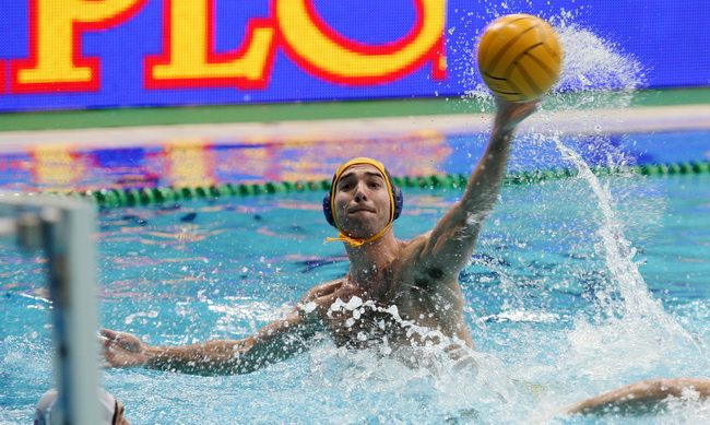 Zadar, 191209.
U Zadru se danas i sutra odrzava kvalifikacijski turnir Kupa Hrvatske u vaterpolu. 
Utakmica izmedju VK Primorje (bijeli) i HVK Mladost (plavo-zuti).
Foto: Vladimir Ivanov / CROPIX