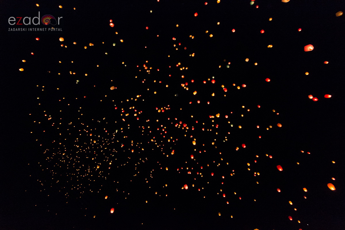 Humanitarni svjetlosni spektakl “Zaželi ljubav” na zadarskom Forumu, 18. veljače 2017. Humanitarni svjetlosni spektakl “Zaželi ljubav” na zadarskom Forumu, 18. veljače 2017.