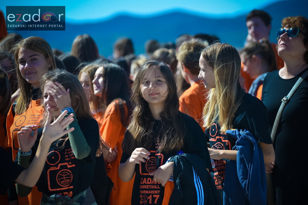 #ZDBT2017: Snimanje Milenijske fotografije košarkaške lopte na Pozdravu suncu #ZDBT2017: Snimanje Milenijske fotografije košarkaške lopte na Pozdravu suncu