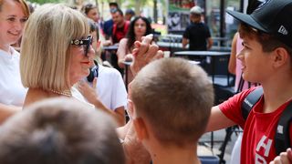 Druženje s košakašima povodom 60. rođendana Dražena Petrovića Druženje s košakašima povodom 60. rođendana Dražena Petrovića