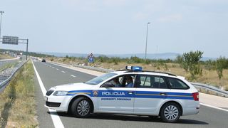 Cisterna s gorivom izletjela s autoceste nakon sudara s tegljačem