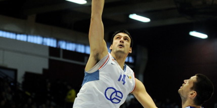 Zagreb, 180210.
Dvorana Trnsko, kosarka, polufinale kosarkaskog Kupa Kresimir Cosic, susret ekipa KK Zadar i KK Cibona.
Na slici:Dalibor Bagaric, Tomislav Ruzic 13.
Foto: Damir Krajac / CROPIX Zagreb, 180210.
Dvorana Trnsko, kosarka, polufinale kosarkaskog Kupa Kresimir Cosic, susret ekipa KK Zadar i KK Cibona.
Na slici:Dalibor Bagaric, Tomislav Ruzic 13.
Foto: Damir Krajac / CROPIX