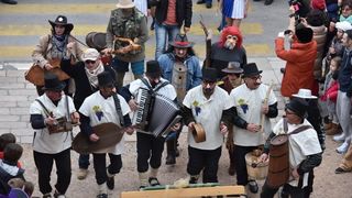 Karnevalska povorka okupila se na parkiralistu kod ‘Ljepotice’ a potom je krenula prema sredisnjem gradskom Trgu. Photo: Dino Stanin/PIXSELL