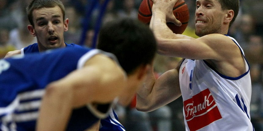 Zagreb, 150512.KC Drazen Petrovic, Savska cesta.Prva utakmica polufinala PH za kosarkase Cibona – Zadar.Na fotografija: Davor Kus.Foto: Ronald Gorsic / CROPIX Zagreb, 150512.KC Drazen Petrovic, Savska cesta.Prva utakmica polufinala PH za kosarkase Cibona – Zadar.Na fotografija: Davor Kus.Foto: Ronald Gorsic / CROPIX