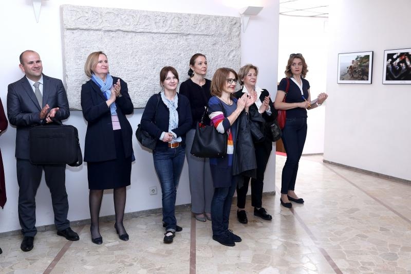 Otvorenje izložbe fotografija “U objektivu: Svakodnevica ljudskih prava” Otvorenje izložbe fotografija “U objektivu: Svakodnevica ljudskih prava”