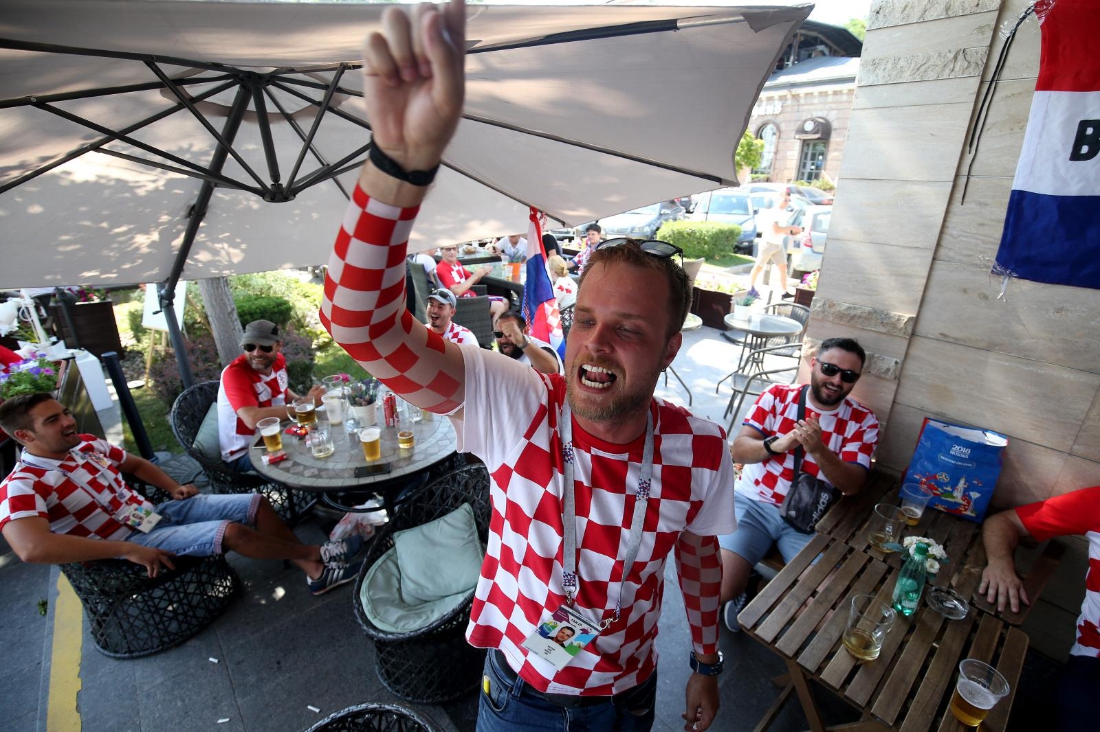 Veseli hrvatski navijači u Rostovu na Donu