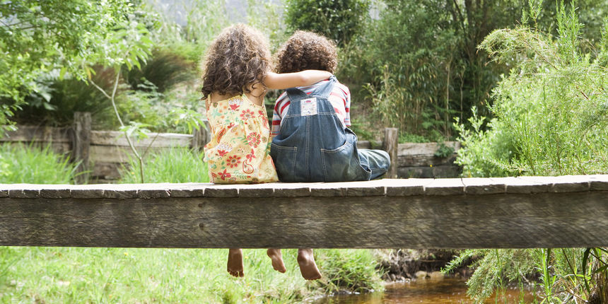 Djeca će uvijek biti djeca, bez obzira na okolnosti u kojima se nalaze – i shvatiti kako ostati zaokupljen i zabavljati se samo, dolazi s teritorijem
