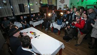 U restoranu Gladne oci Sinisa Vuco proslavio je rodjendan i predstavio spot za pjesmu Bec u kojoj glumi Nives Celzijus. Mladen Burnac. Photo: Igor Kralj/PIXSELL U restoranu Gladne oci Sinisa Vuco proslavio je rodjendan i predstavio spot za pjesmu Bec u kojoj glumi Nives Celzijus. Mladen Burnac. Photo: Igor Kralj/PIXSELL