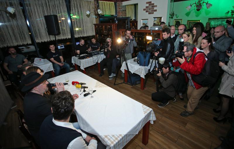 U restoranu Gladne oci Sinisa Vuco proslavio je rodjendan i predstavio spot za pjesmu Bec u kojoj glumi Nives Celzijus. Mladen Burnac. Photo: Igor Kralj/PIXSELL U restoranu Gladne oci Sinisa Vuco proslavio je rodjendan i predstavio spot za pjesmu Bec u kojoj glumi Nives Celzijus. Mladen Burnac. Photo: Igor Kralj/PIXSELL