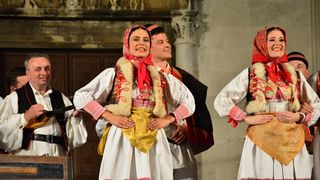 Nastup ansambla Lado ispred crkve sv. Marije ; foto Iva Perinčić Nastup ansambla Lado ispred crkve sv. Marije ; foto Iva Perinčić