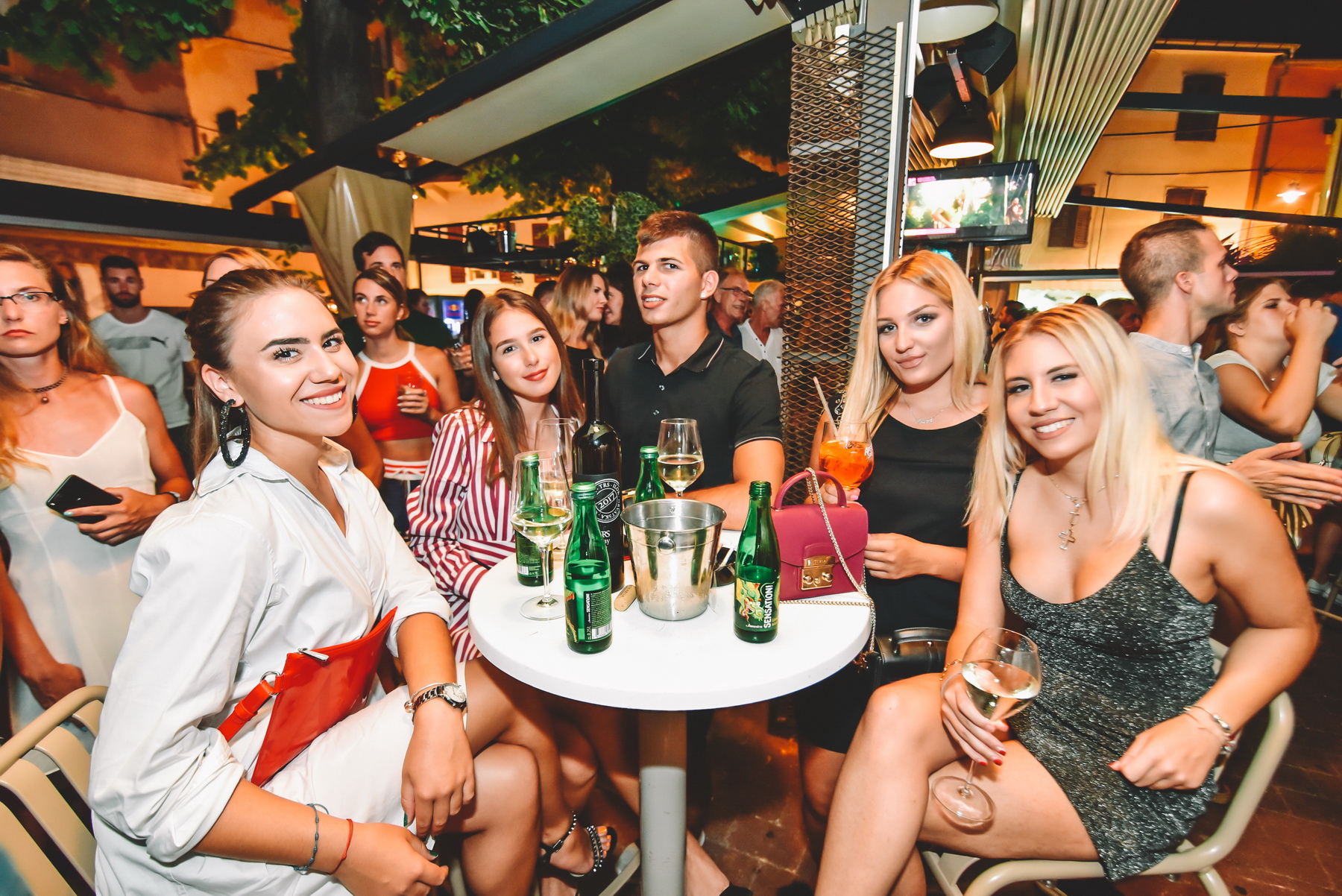 Colonia @ Caffe bar Kult