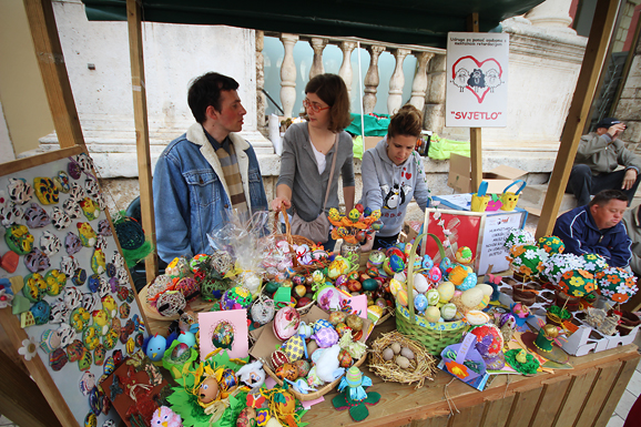 Humanitarna uskršnja akcija Novog radija za udrugu Svjetlo (foto:Saša Čuka) Humanitarna uskršnja akcija Novog radija za udrugu Svjetlo (foto:Saša Čuka)