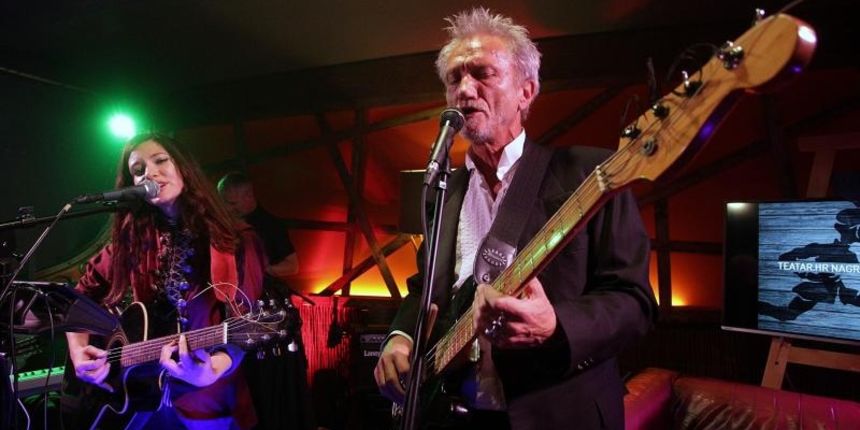 19.11.2015., Zagreb – U klubu Vinyl odrzana cetvrta dodjela Teatar.hr Nagrada Publike. Darko Rundek. Photo: Zarko Basic/PIXSELL 19.11.2015., Zagreb – U klubu Vinyl odrzana cetvrta dodjela Teatar.hr Nagrada Publike. Darko Rundek. Photo: Zarko Basic/PIXSELL