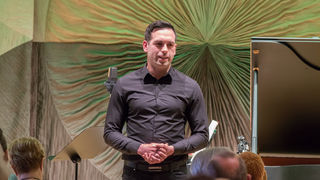 Romantizam iznad svega naziv je koncerta koji je održan u Kneževoj palači a nastupili su Erez Ofer, violina i Elisaveta Blumina, klavir