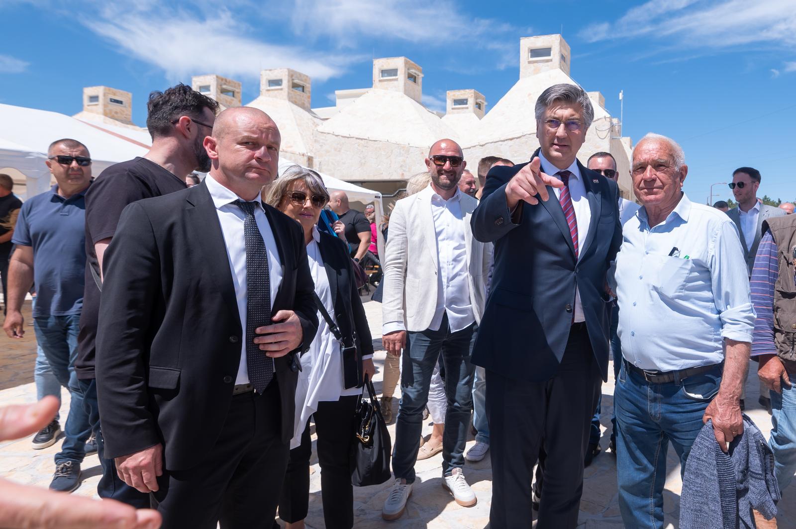 Plenković i EU kandidati HDZ-a na Benkovačkom sajmu