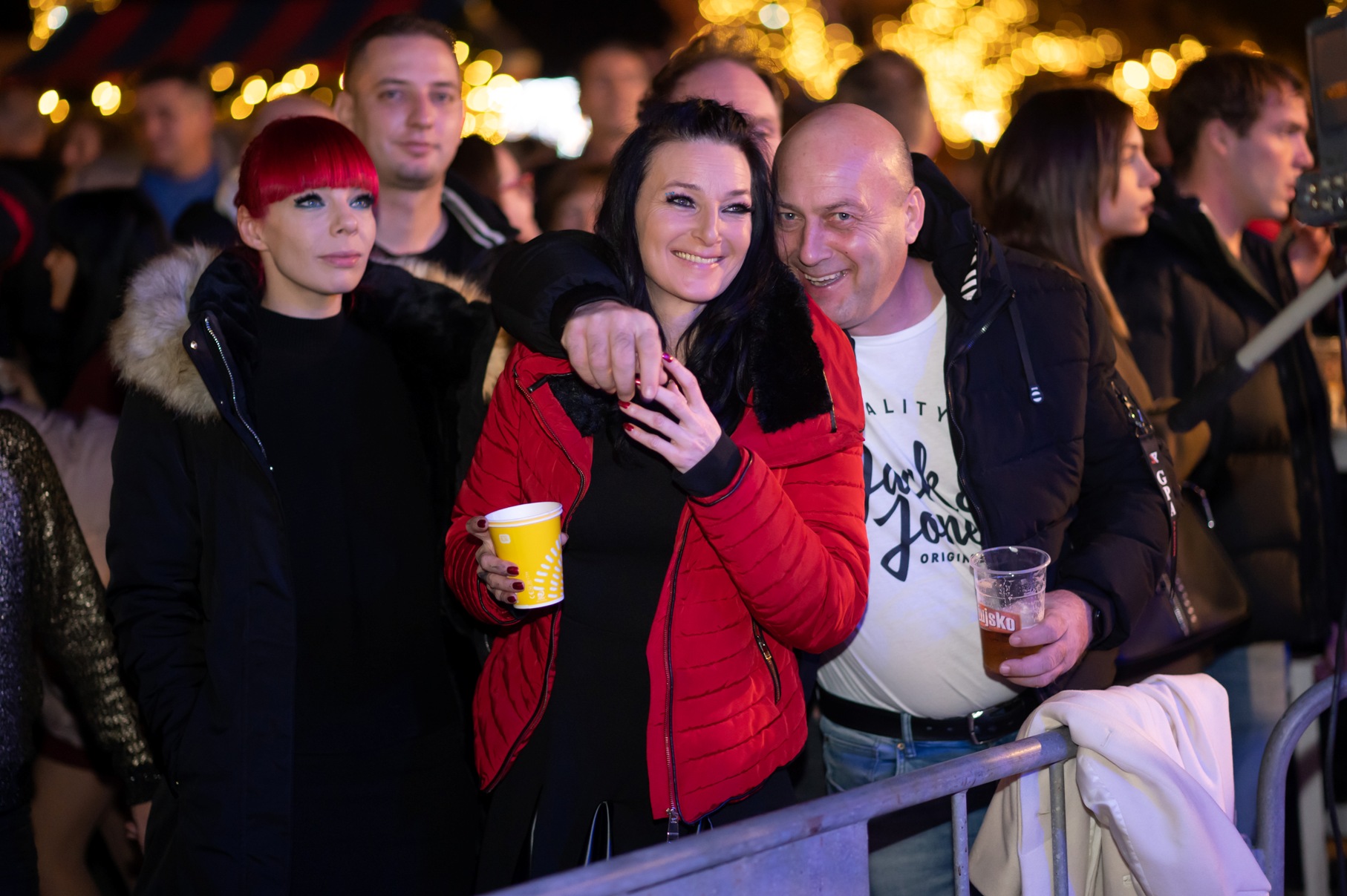 Vatromet, tisuće konfeta, šampanjac, prskalice i koncert Ivana Zaka i Tempo Banda