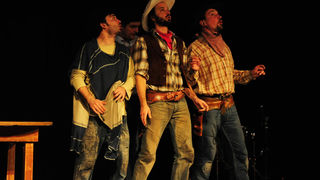 Zadar, 21.01.2013. snimio: Nenad Marčev
TEATAR EXIT, Zagreb
Saša Anočić
KAUBOJI
redatelj: Saša Anočić
igraju: Živko Anočić, Matija Antolić,
Hrvoje Barišić, Krunoslav Klabučar,
Rakan Rushaidat, Radovan Ruždjak i Ivana Rushaidat
izvan pre Zadar, 21.01.2013. snimio: Nenad Marčev
TEATAR EXIT, Zagreb
Saša Anočić
KAUBOJI
redatelj: Saša Anočić
igraju: Živko Anočić, Matija Antolić,
Hrvoje Barišić, Krunoslav Klabučar,
Rakan Rushaidat, Radovan Ruždjak i Ivana Rushaidat
izvan pre