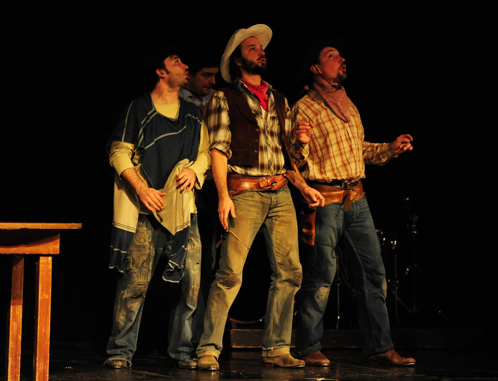 Zadar, 21.01.2013. snimio: Nenad Marčev
TEATAR EXIT, Zagreb
Saša Anočić
KAUBOJI
redatelj: Saša Anočić
igraju: Živko Anočić, Matija Antolić,
Hrvoje Barišić, Krunoslav Klabučar,
Rakan Rushaidat, Radovan Ruždjak i Ivana Rushaidat
izvan pre Zadar, 21.01.2013. snimio: Nenad Marčev
TEATAR EXIT, Zagreb
Saša Anočić
KAUBOJI
redatelj: Saša Anočić
igraju: Živko Anočić, Matija Antolić,
Hrvoje Barišić, Krunoslav Klabučar,
Rakan Rushaidat, Radovan Ruždjak i Ivana Rushaidat
izvan pre