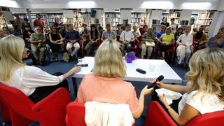 Zagreb: Ivana Bodrožić i finska autorica Johanna Holmstrom na Festivalu svjetske književnosti Zagreb: Ivana Bodrožić i finska autorica Johanna Holmstrom na Festivalu svjetske književnosti