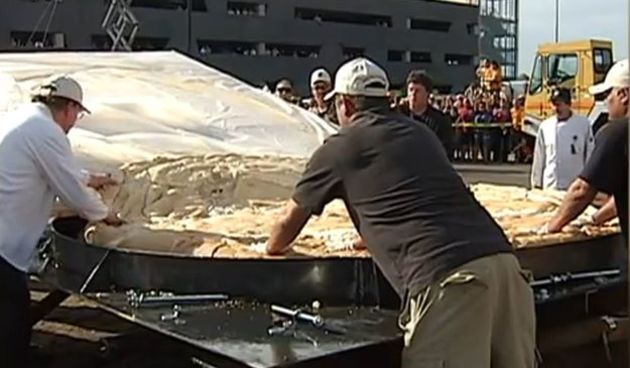 Novi svjetski rekord: Cheesburger težak jednu tonu!