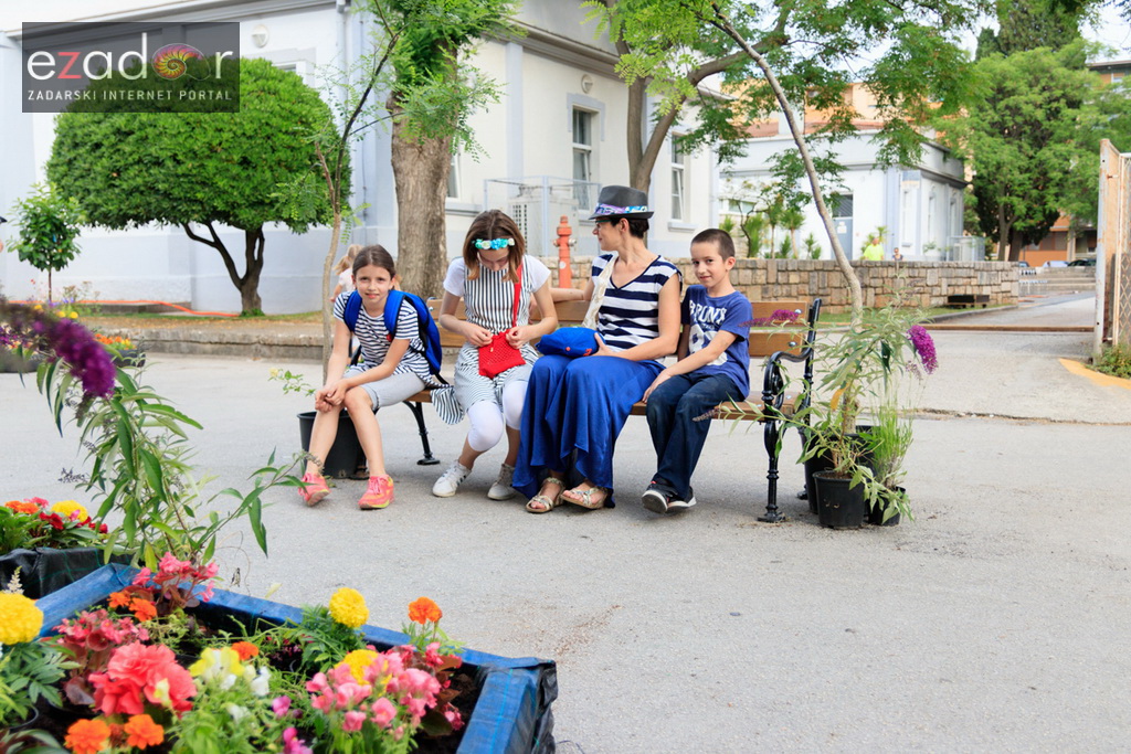 Simboličnim rušenjem zida započeo je urbani festival KvartArt na Voštarnici
