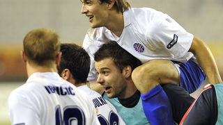 Split, 300910.
Stadion Poljud.
Nogometna utakmica drugog kola Europske lige,
Hajduk – Anderlecht.
Na slici: slavlje Hajdukovaca.
Foto: Josko Ponos / CROPIX Split, 300910.
Stadion Poljud.
Nogometna utakmica drugog kola Europske lige,
Hajduk – Anderlecht.
Na slici: slavlje Hajdukovaca.
Foto: Josko Ponos / CROPIX