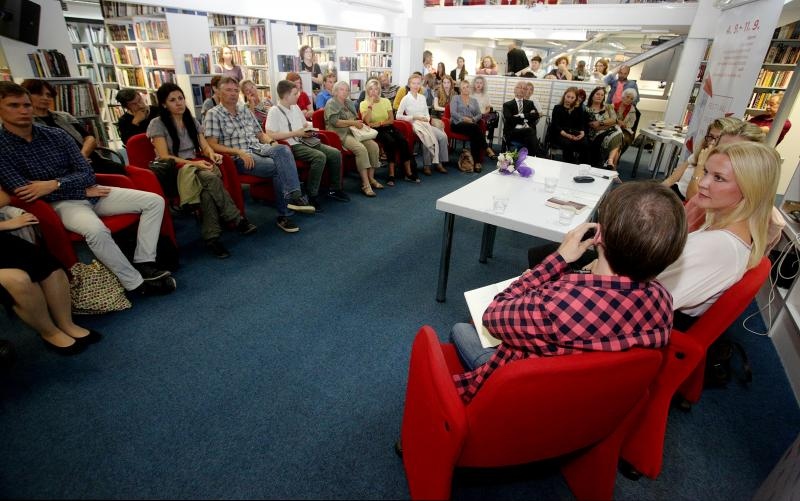 Zagreb: Ivana Bodrožić i finska autorica Johanna Holmstrom na Festivalu svjetske književnosti Zagreb: Ivana Bodrožić i finska autorica Johanna Holmstrom na Festivalu svjetske književnosti