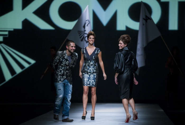 Zagreb, 201012.
U shopping centru Westgate od 18.-20.10. odrzava se modna revija Cro A Porter.
Na fotografiji: Luka Grubisic, Bojana Gregoric i Lana Puljic.
Foto: Neja Markicevic / CROPIX