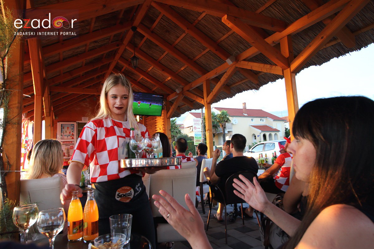 Bibinje: Navijanje za Vatrene i fešta nakon pobjede nad Rusijom