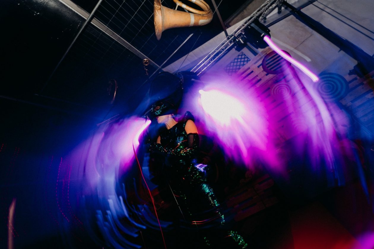 Nipplepeople @ Advent u Zadru – Božićni gramofon na Pijaci