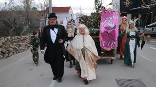 Virske maškare: Karnevalska povorka i Trio Gušt