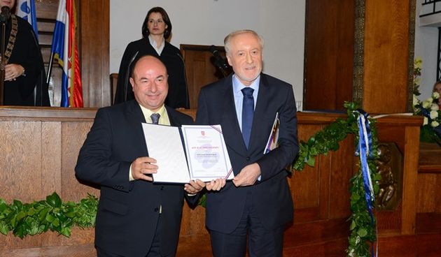 Rektoru Uglešiću dodijeljen počasni doktorat u Dubrovniku, unizd foto