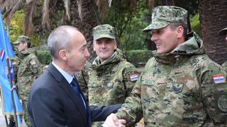 Ministar Krstičević posjetio eskadrilu transportnih helikoptera Ministar Krstičević posjetio eskadrilu transportnih helikoptera