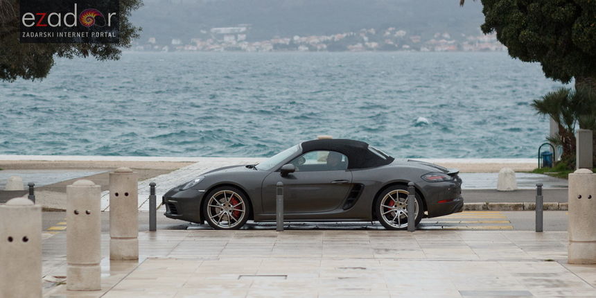 Đir po gradu, srijeda 4. travnja 2018. Šetnica, sportski automobil