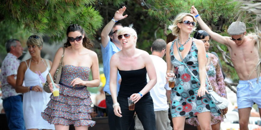 Zadar, 040710.
U Petricanima pokraj Zadra odrzava se peti po redu Garden festival koji ce trajati od 2.-11. srpnja.
Na fotografiji: Garden festival u popodnevnim satima.
Foto: Andrija Lucic / CROPIX Zadar, 040710.
U Petricanima pokraj Zadra odrzava se peti po redu Garden festival koji ce trajati od 2.-11. srpnja.
Na fotografiji: Garden festival u popodnevnim satima.
Foto: Andrija Lucic / CROPIX