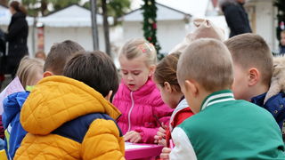 Sveti Nikola darivao mališane na Viru, Krampus bez posla Sveti Nikola darivao mališane na Viru, Krampus bez posla