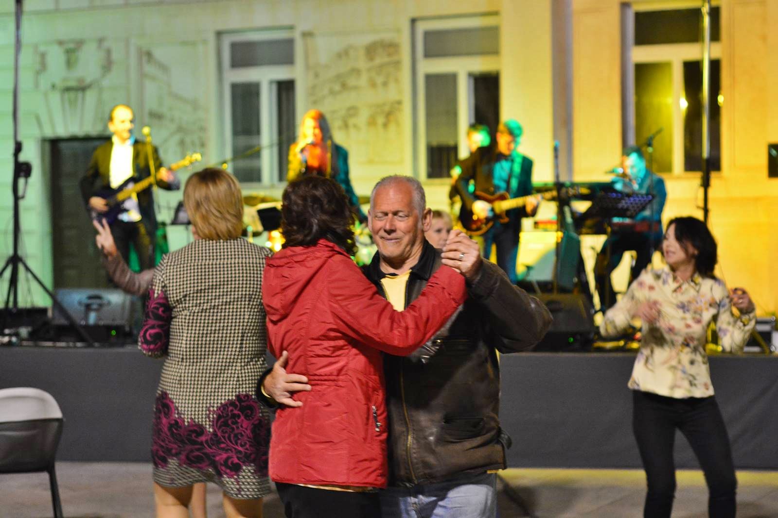 FIMBA After party na Narodnom trgu uz bend Songbusters FIMBA After party na Narodnom trgu uz bend Songbusters