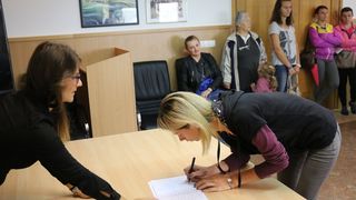 Vir: Dodjela materijalne pomoći roditeljima za nabavku udžbenika i školske opreme Vir: Dodjela materijalne pomoći roditeljima za nabavku udžbenika i školske opreme