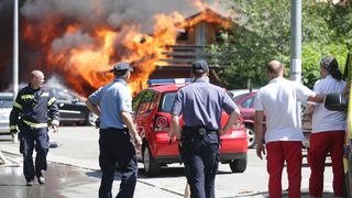 Požar na ŠRC Jelenovac, grad prekriven dimom, zaustavljeni autobusi…