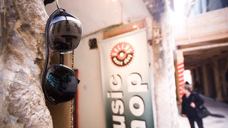 Đir po gradu (sa sunčanim naočalama) 7. studenog 2011, Foto: Saša Čuka