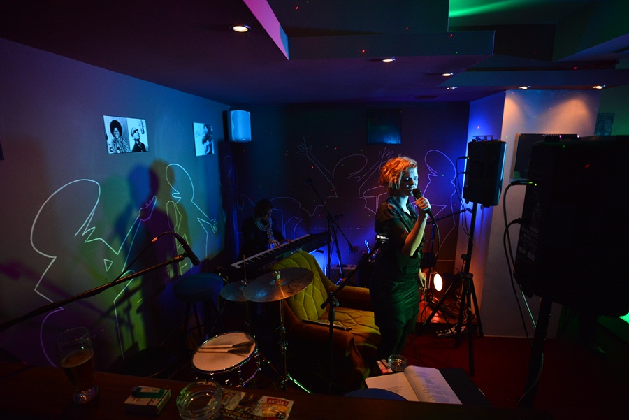 Večer poezije – Riječi iznad svega i Balboa band u Backstage baru